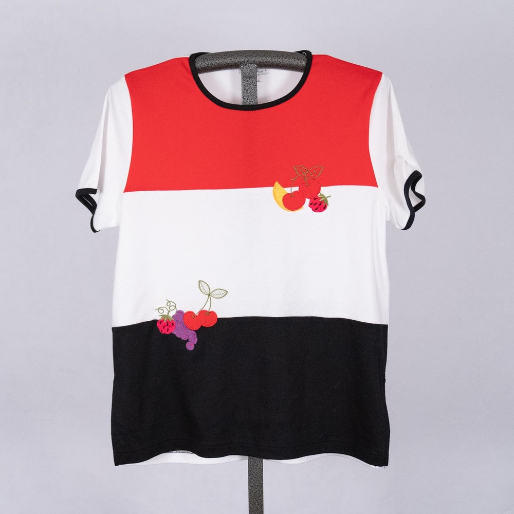 Vintage Cricket Lane Women's Embroidered Fruit Themed Made in USA Top Size SMALL